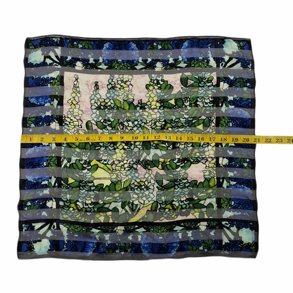 MET Louis C Tiffany Oyster Bay Print Silk Scarf - Picture 3 of 8